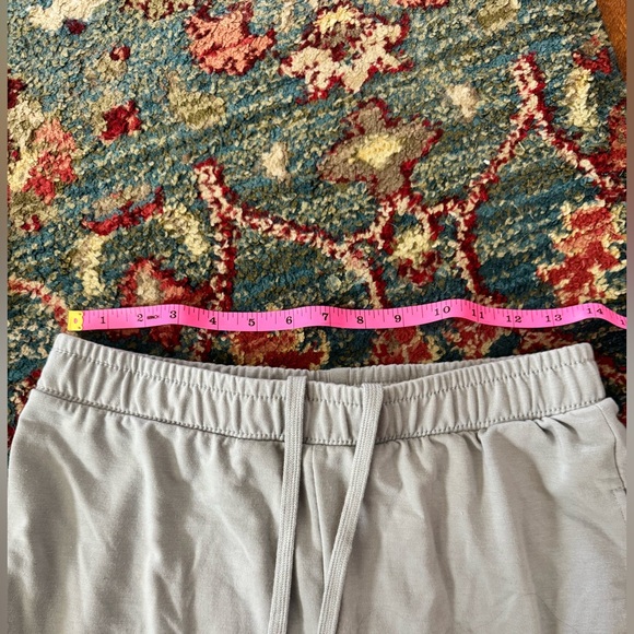 Women's Gray Cropped Zip-Up Hoodie and Jogger Set - Picture 10 of 12